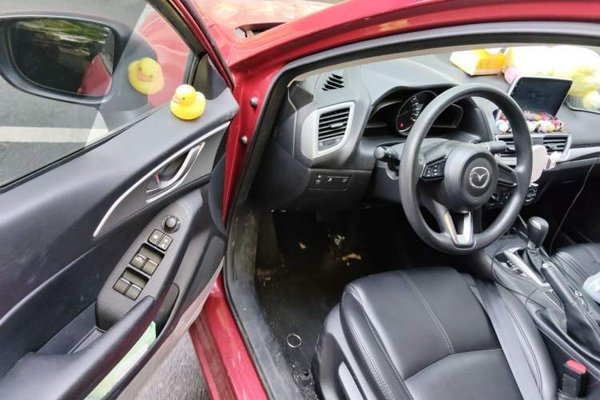 Mazda Mazda 3 Axela 2019, 73700 км, за 8618 USD - фото 13