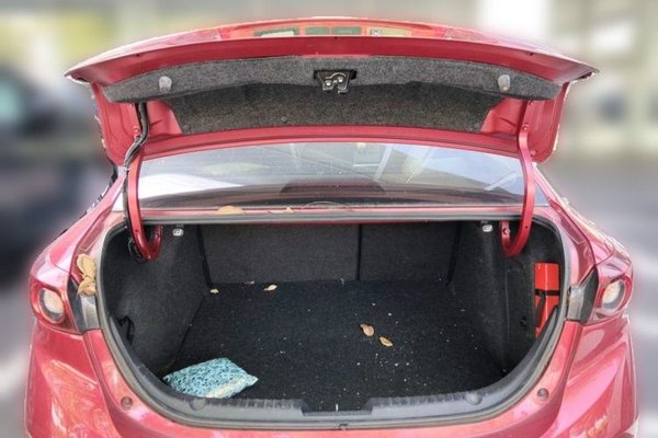 Mazda Mazda 3 Axela 2019, 73700 км, за 8618 USD - фото 16