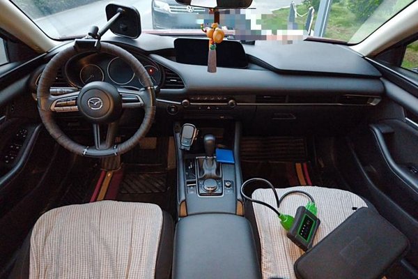Mazda Mazda 3 Axela 2020, 74100 км, за 8031 USD - фото 9