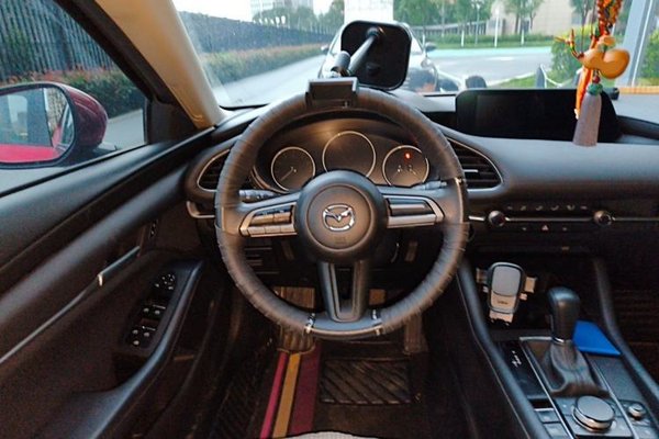 Mazda Mazda 3 Axela 2020, 74100 км, за 8031 USD - фото 10
