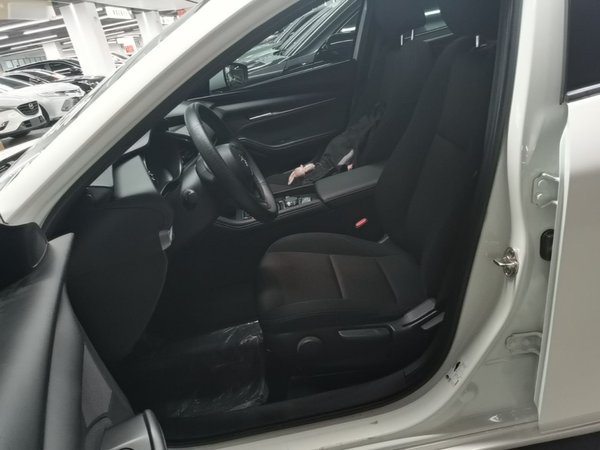 Mazda Mazda 3 Axela 2020, 66200 км, за 9880 USD - фото 18