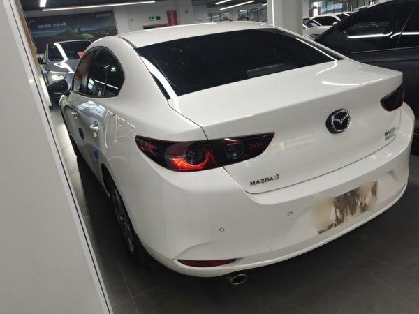Mazda Mazda 3 Axela 2020, 66200 км, за 9880 USD