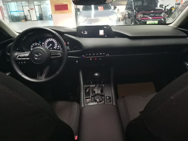 Mazda Mazda 3 Axela 2020, 66200 км, за 9880 USD - фото 13