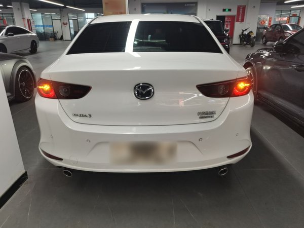 Mazda Mazda 3 Axela 2020, 66200 км, за 9880 USD