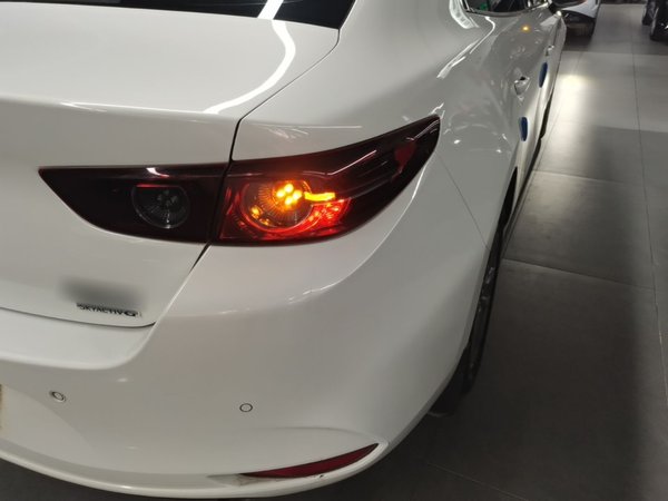 Mazda Mazda 3 Axela 2020, 66200 км, за 9880 USD - фото 7