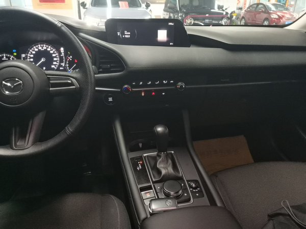 Mazda Mazda 3 Axela 2020, 66200 км, за 9880 USD - фото 16