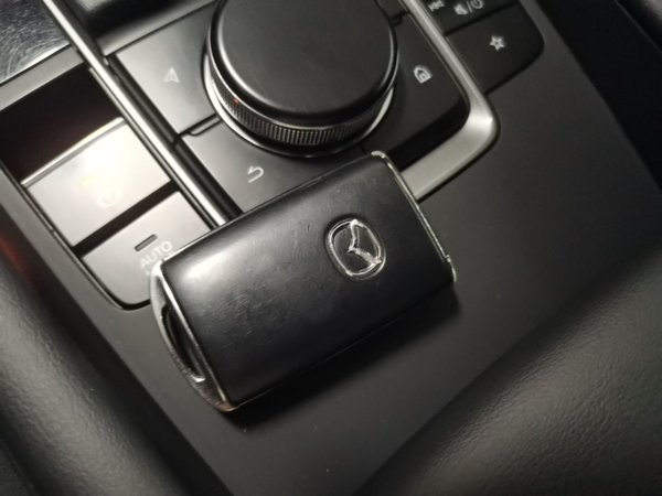 Mazda Mazda 3 Axela 2020, 66200 км, за 9880 USD - фото 12