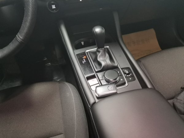 Mazda Mazda 3 Axela 2020, 66200 км, за 9880 USD - фото 17
