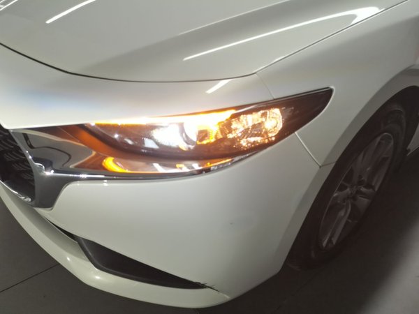 Mazda Mazda 3 Axela 2020, 66200 км, за 9880 USD - фото 9