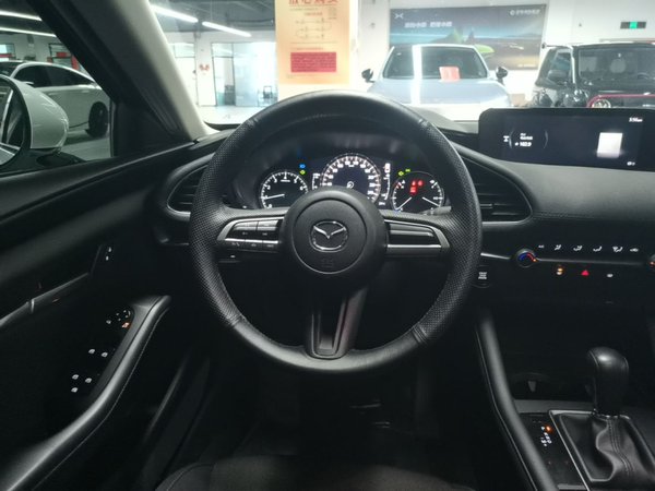 Mazda Mazda 3 Axela 2020, 66200 км, за 9880 USD - фото 14
