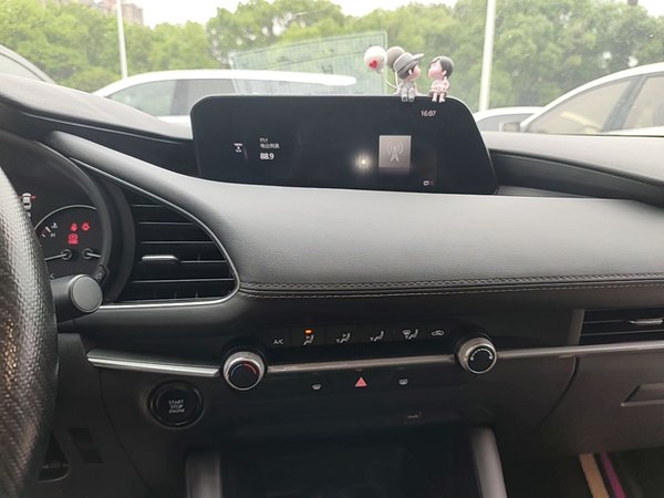 Mazda Mazda 3 Axela 2020, 86800 км, за 9880 USD - фото 16
