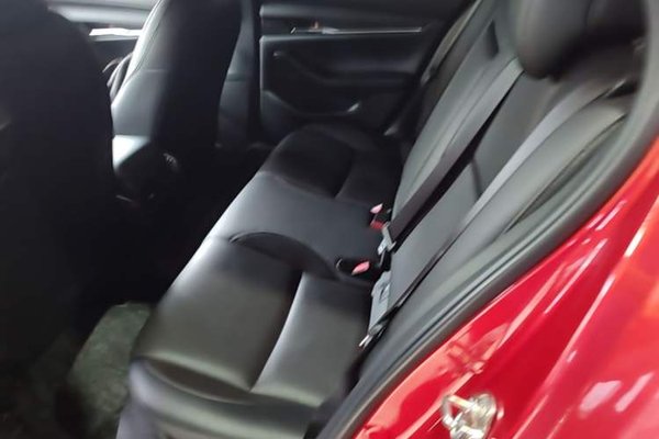 Mazda Mazda 3 Axela 2020, 21900 км, за 12963 USD - фото 20