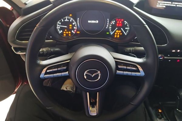 Mazda Mazda 3 Axela 2020, 21900 км, за 12963 USD - фото 14