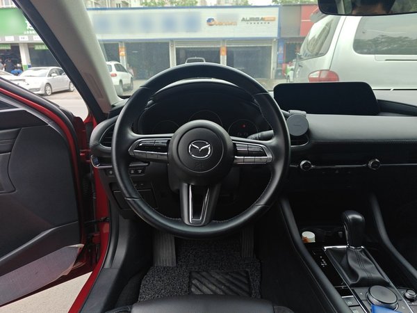 Mazda Mazda 3 Axela 2020, 29600 км, за 12453 USD - фото 9