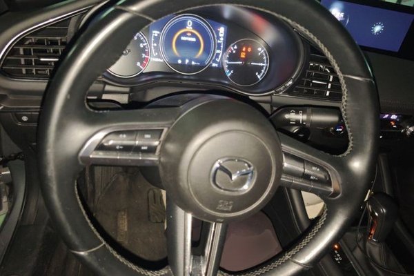 Mazda Mazda 3 Axela 2020, 114300 км, за 8854 USD - фото 11