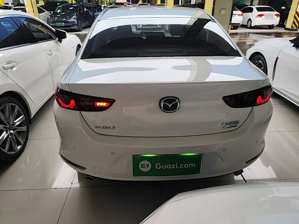 Mazda Mazda 3 Axela 2020, 73000 км, за 10553 USD