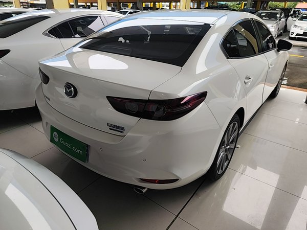 Mazda Mazda 3 Axela 2020, 73000 км, за 10553 USD - фото 6
