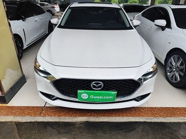 Mazda Mazda 3 Axela 2020, 73000 км, за 10553 USD