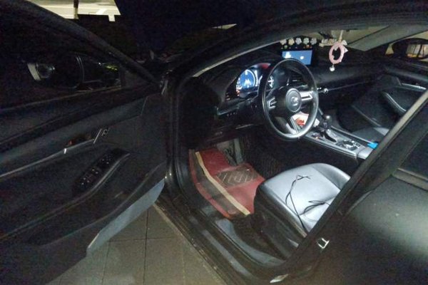 Mazda Mazda 3 Axela 2021, 41300 км, за 8835 USD - фото 17