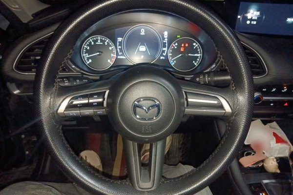 Mazda Mazda 3 Axela 2021, 41300 км, за 8835 USD - фото 11
