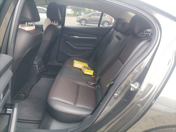 Mazda Mazda 3 Axela 2021, 67400 км, за 11547 USD - фото 14