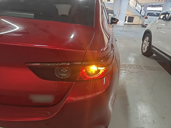 Mazda Mazda 3 Axela 2021, 80399 км, за 11557 USD - фото 7