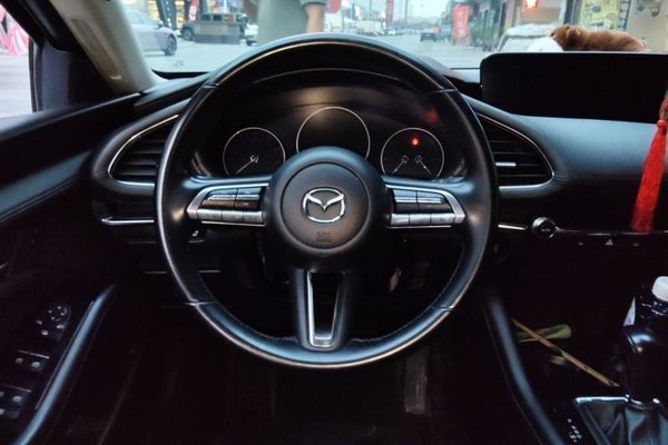 Mazda Mazda 3 Axela 2021, 91000 км, за 8526 USD - фото 10