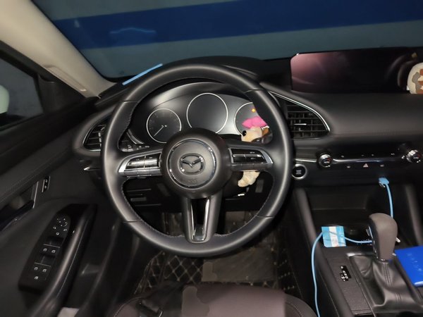 Mazda Mazda 3 Axela 2021, 30200 км, за 10562 USD - фото 11