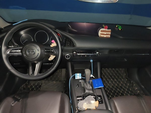 Mazda Mazda 3 Axela 2021, 30200 км, за 10562 USD - фото 10