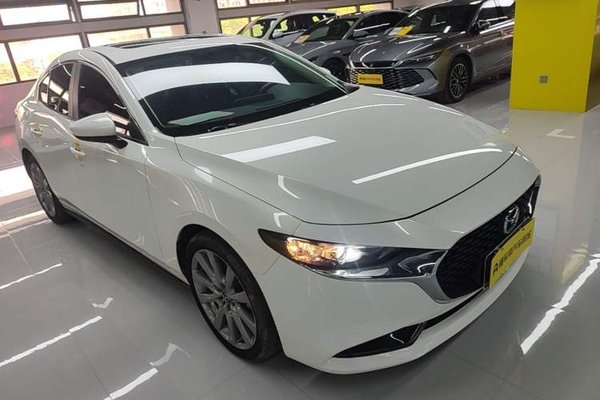Mazda Mazda 3 Axela 2021, 33200 км, за 11952 USD
