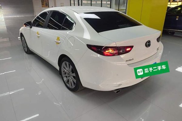 Mazda Mazda 3 Axela 2021, 33200 км, за 11952 USD