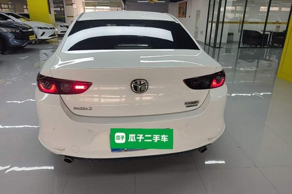 Mazda Mazda 3 Axela 2021, 33200 км, за 11952 USD