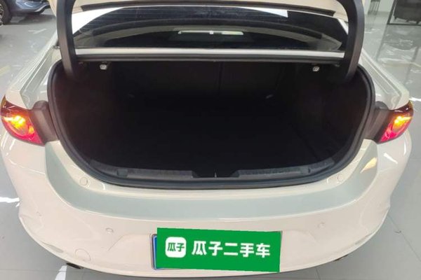 Mazda Mazda 3 Axela 2021, 33200 км, за 11952 USD - фото 22