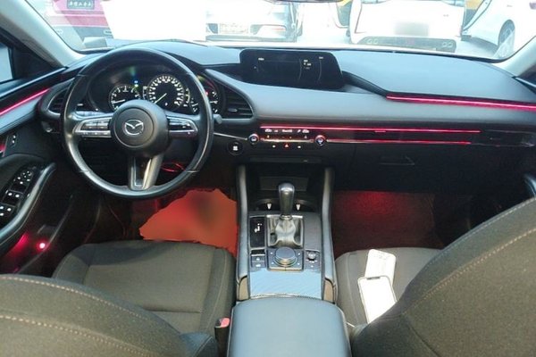 Mazda Mazda 3 Axela 2021, 45300 км, за 11794 USD - фото 13