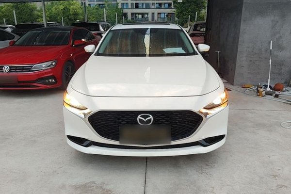 Mazda Mazda 3 Axela 2021, 45300 км, за 11794 USD
