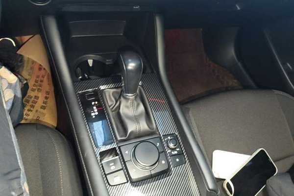 Mazda Mazda 3 Axela 2021, 45300 км, за 11794 USD - фото 17