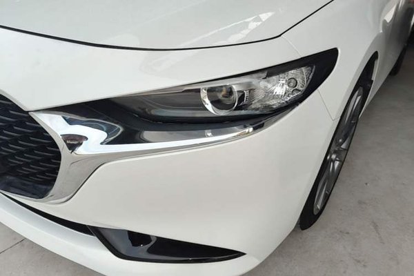 Mazda Mazda 3 Axela 2021, 45300 км, за 11794 USD - фото 9