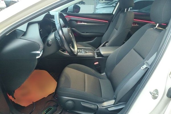 Mazda Mazda 3 Axela 2021, 45300 км, за 11794 USD - фото 18