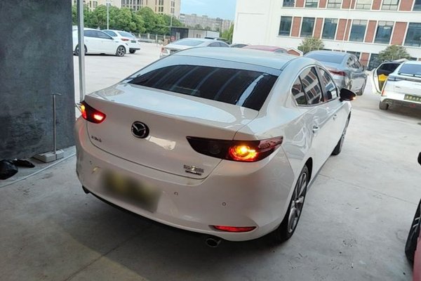 Mazda Mazda 3 Axela 2021, 45300 км, за 11794 USD - фото 6