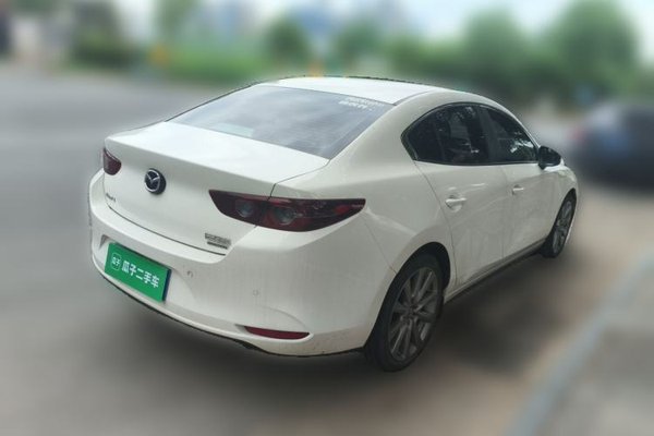 Mazda Mazda 3 Axela 2021, 47100 км, за 11372 USD