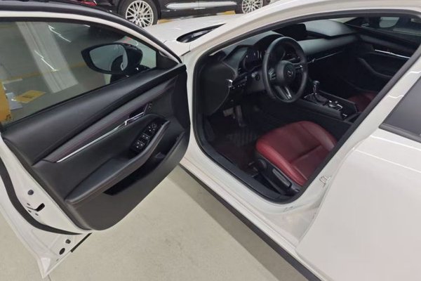 Mazda Mazda 3 Axela 2022, 9900 км, за 14274 USD - фото 10