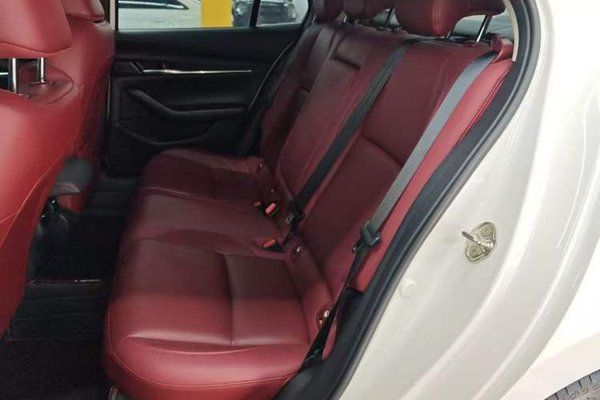 Mazda Mazda 3 Axela 2022, 9900 км, за 14274 USD - фото 11