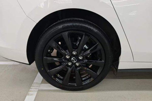Mazda Mazda 3 Axela 2022, 9900 км, за 14274 USD - фото 23