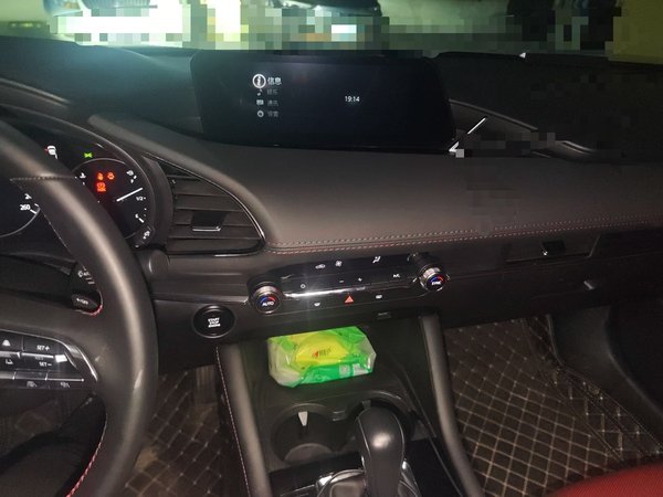 Mazda Mazda 3 Axela 2023, 30099 км, за 12882 USD - фото 14