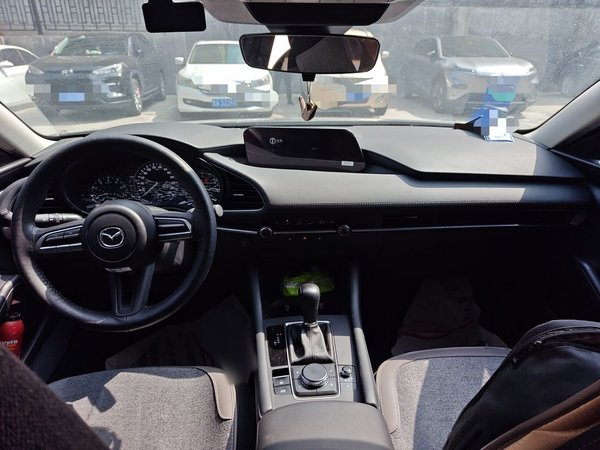Mazda Mazda 3 Axela 2023, 9400 км, за 13086 USD - фото 6