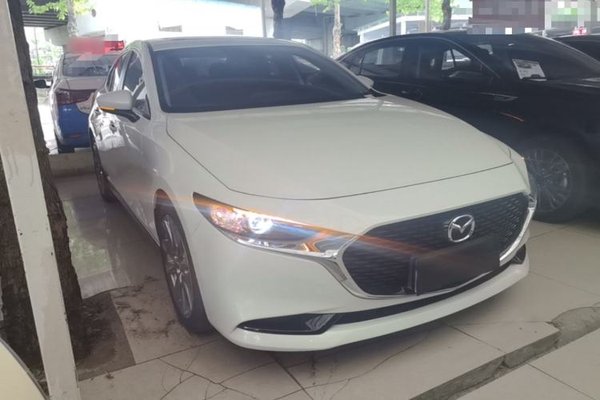 Mazda Mazda 3 Axela 2023, 13000 км, за 13367 USD