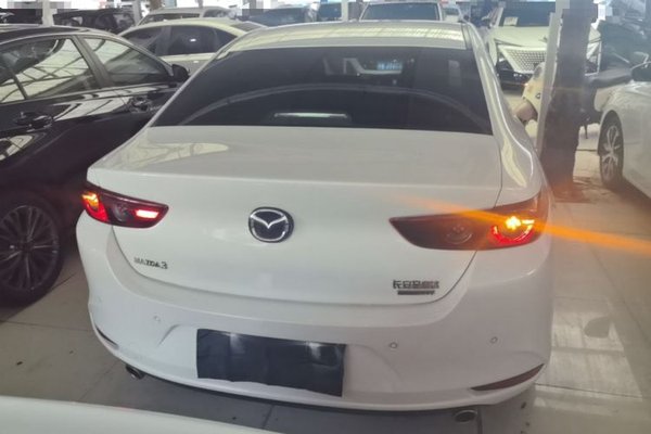 Mazda Mazda 3 Axela 2023, 13000 км, за 13367 USD