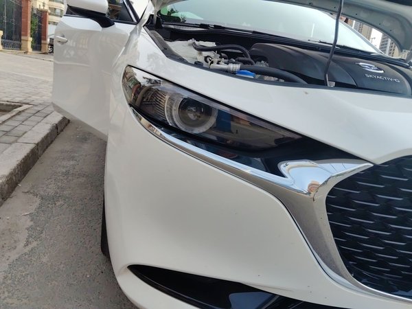 Mazda Mazda 3 Axela 2023, 14200 км, за 13596 USD - фото 7