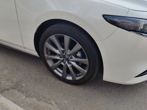 Mazda Mazda 3 Axela 2023, 14200 км, за 13596 USD - фото 8