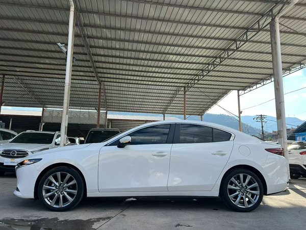 Mazda Mazda 3 Axela 2023, 18400 км, за 14048 USD